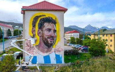 Un nuevo mural de Messi adorna el centro de Ushuaia