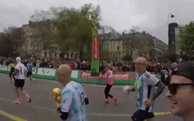 Tres argentinos disputaron la Maratón de París con la Copa del Mundo en las manos
