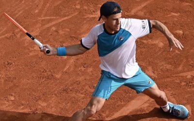 Schwartzman logró un importante triunfo en Roland Garros y se clasificó a segunda ronda