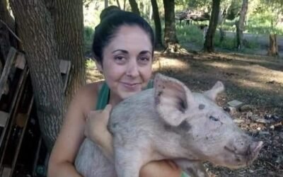 Florencia di Matteo, la activista que vive con 23 perros y 14 gatos