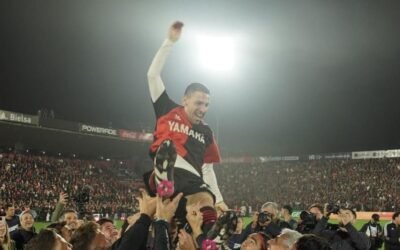 Hermoso homenaje a Maxi Rodríguez: fiesta, fútbol, Messi y ovación de los hinchas a Di María