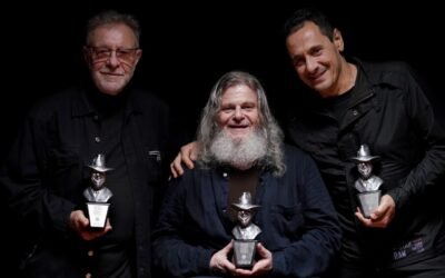 Ricardo Mollo, León Gieco y Gustavo Santaolalla lanzaron una canción con fines solidarios