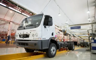 Los camiones Mercedes-Benz cumplen 20 años en el mercado regional