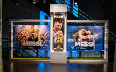 Exponen en Rosario retratos de Messi, Maradona y Kempes hechos con tierra y pasto de sus raíces