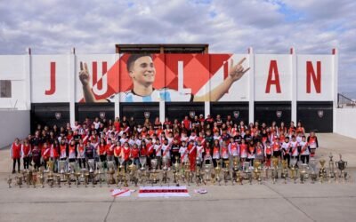 Julián Álvarez recibió un nuevo homenaje del club que lo formó