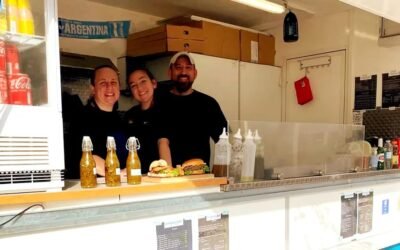 Son argentinos y triunfan en Copenhague con un puesto de comidas