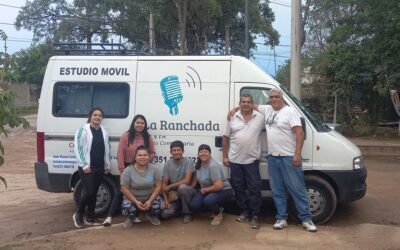 Historias de «Conectividad popular» llevadas al papel