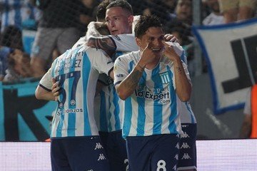 Racing goleó a Belgrano con un Juanfer brillante y se definieron los cruces de la fase final