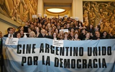 Con bombos y platillos, arrancó el Festival de Mar del Plata