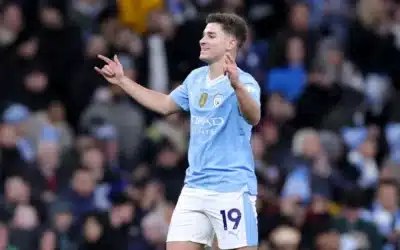 Doblete de Julián Álvarez para el City en el día de su cumpleaños