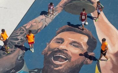 Messi tiene su mural en el clásico Balneario 12