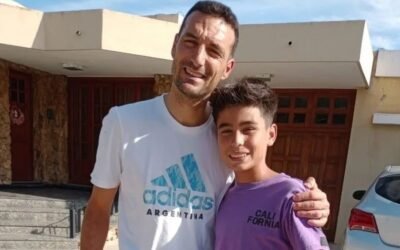 La historia de Simón, el joven que emocionó a Lionel Scaloni en su casa con una chacarera