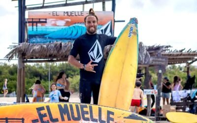 Emiliano Sanz, el hombre que creó una escuela de surf para jóvenes con discapacidad