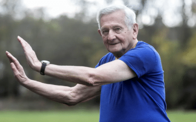 Con 92 años camina 11 kilómetros a diario y practica artes marciales