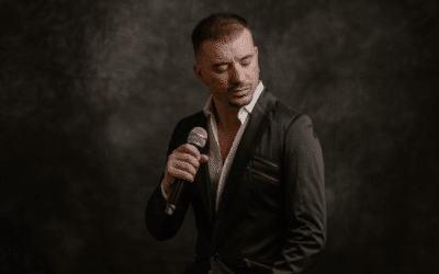 Multifacético: inspector en soldadura durante el día y cantautor melódico en la noche