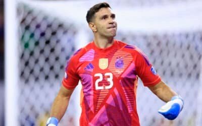 Dibu Martínez y Garnacho, los argentinos ganadores en The Best