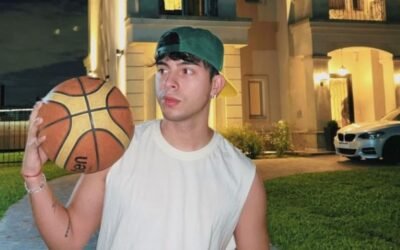 Rusherking vende la ropa que ya no usa por las redes sociales