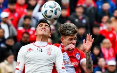 Huracán empató ante Argentinos y mantuvo la punta