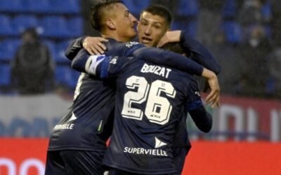 Vélez goleó a Independiente de Mendoza y es líder absoluto