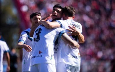 Liga Profesional: Vélez quiere despegarse de los escoltas