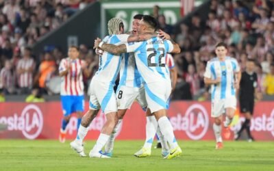 Argentina sigue en lo más alto de la tabla pese al tropiezo en Paraguay