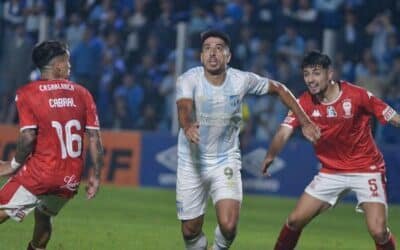 Celebra Vélez: triunfo de infarto de Atlético Tucumán ante Huracán