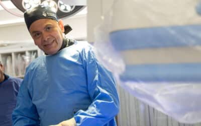 Atendió a Maradona y ahora le implantó una válvula aórtica a su propio padre