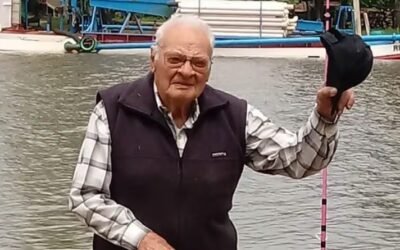 Tiene 97 años y armó su arbolito con cañas de pescar