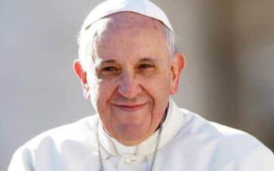 El papa Francisco se mantiene estable y con una recuperación lenta