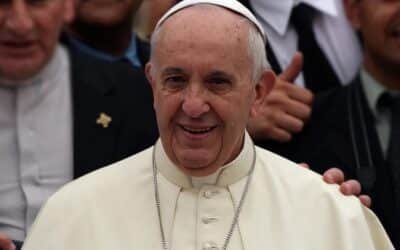 A la espera del parte médico de la tarde, el papa Francisco se encuentra descansando tras pasar la noche tranquilo