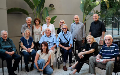 A los 97 años fundó un grupo de personas longevas para compartir historias