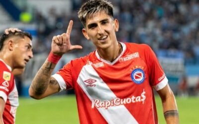 Argentinos ganó un partidazo ante Racing y es líder en su zona