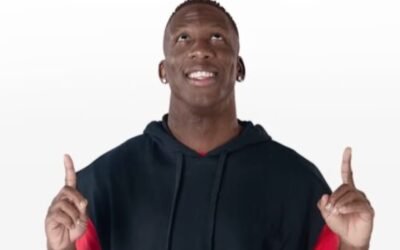 Luis Advíncula: jugador, actor y cantante