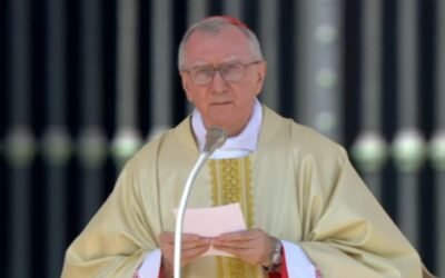 El cardenal Pietro Parolin celebró la misa del domingo en honor al Papa Francisco