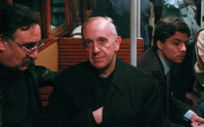 Un Papa entre la gente: la historia de la foto del subte