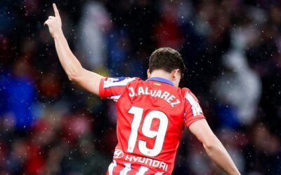 Doblete de Julián Álvarez y gol de Giuliano Simeone en España