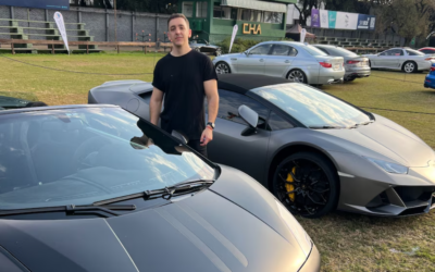 A través de una foto viral se convirtió en influencer de autos deportivos