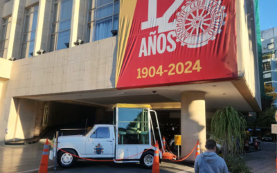 Se expone el Papamóvil de la histórica visita de Juan Pablo II a la Argentina