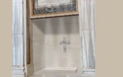 La tumba de Francisco y el recuerdo de sus abuelos