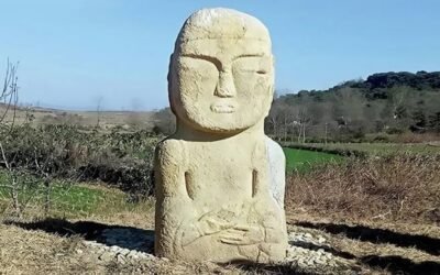 Hallaron una estatua budista de más de mil años