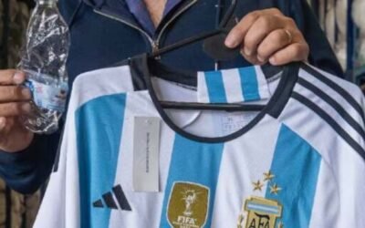 Reciclan camisetas de la Selección Argentina para ayudar a comedores