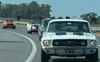 Encuentro de autos antiguos, con fines solidarios