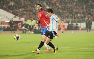Argentina venció a Chile a domicilio y lo dejó con un pie afuera del Mundial