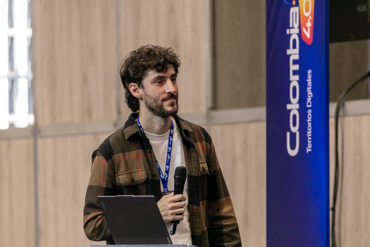 Fieiras pide un equilibrio entre tecnología y humanidad creativa