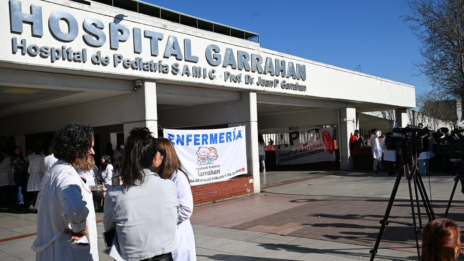 El experto explicó que la mayor complejidad del trasplante infantil aparece en la logística del sistema público y en la coordinación nacional para donar