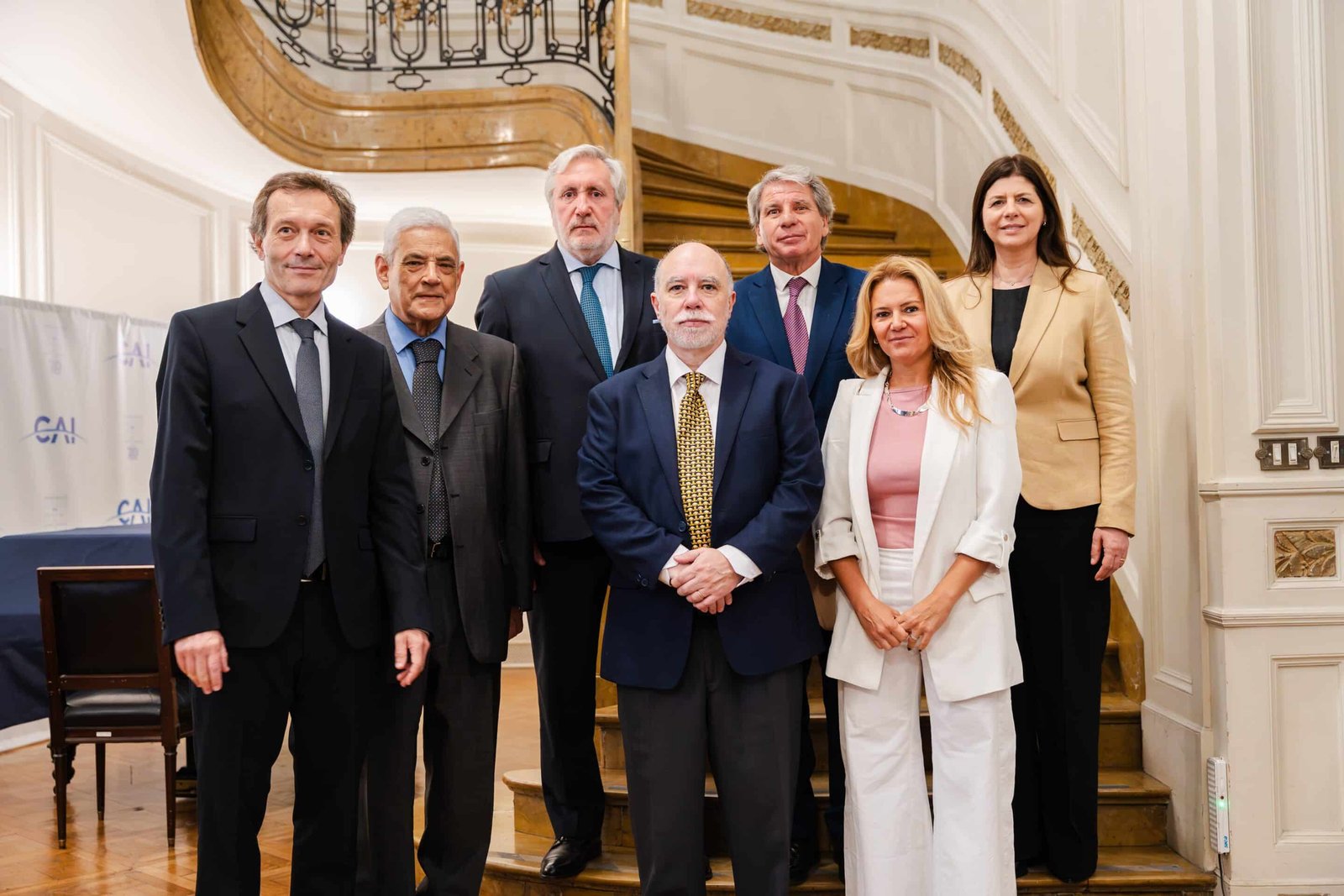 Panel de expertos en la Austral