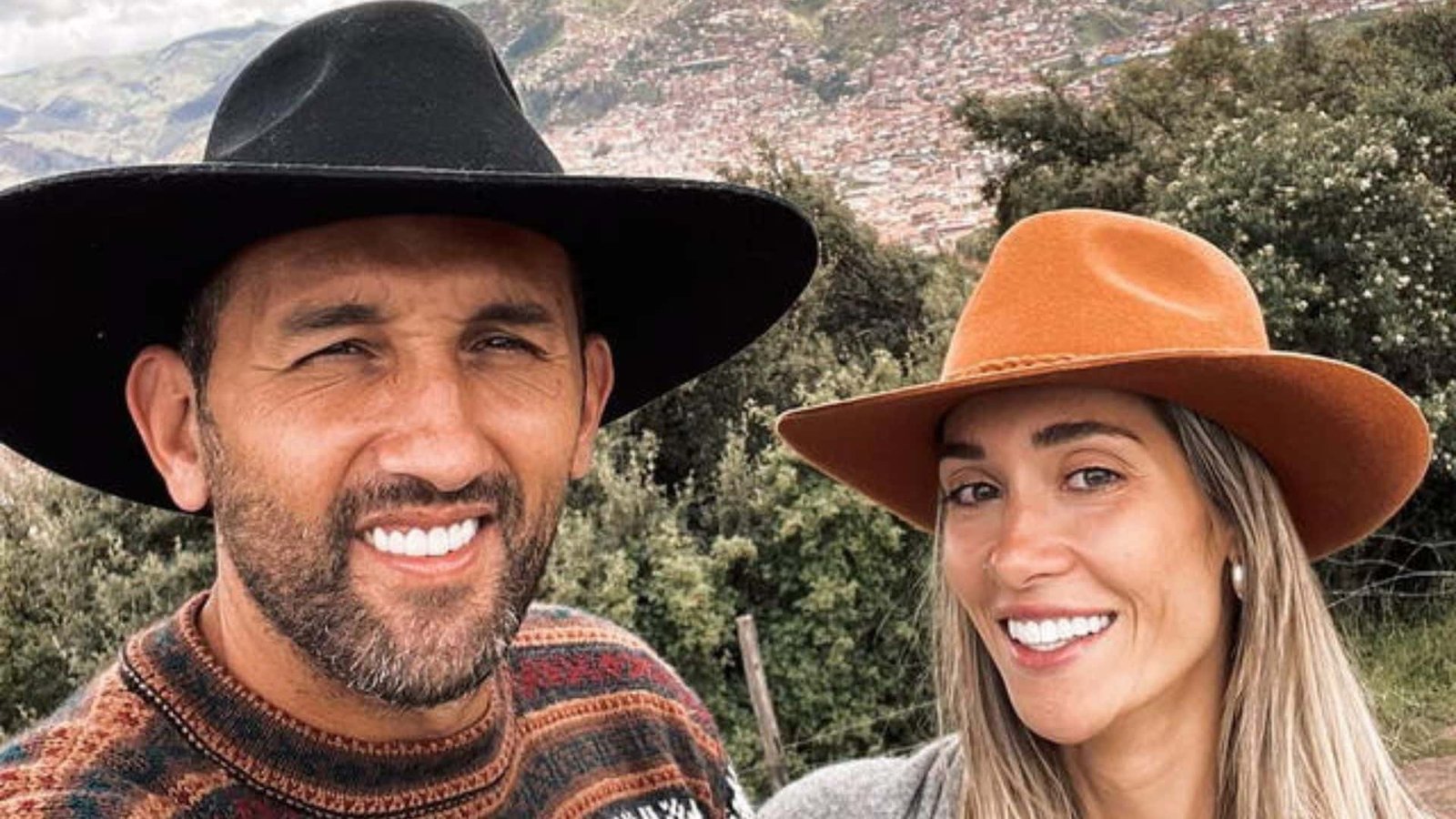 La pareja Barcos Cunha en un viaje al interior del país durante las vacaciones de fin de año. - Crédito: @giulicunha