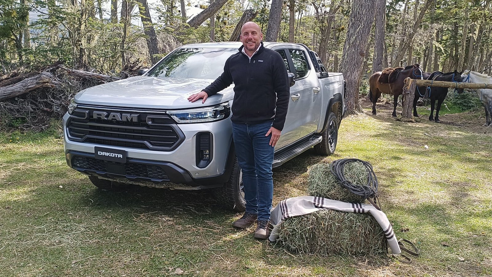 Pablo García Leyenda, Director Comercial de Stellantis Argentina, en Tierra del Fuego con la nueva Ram Dakota