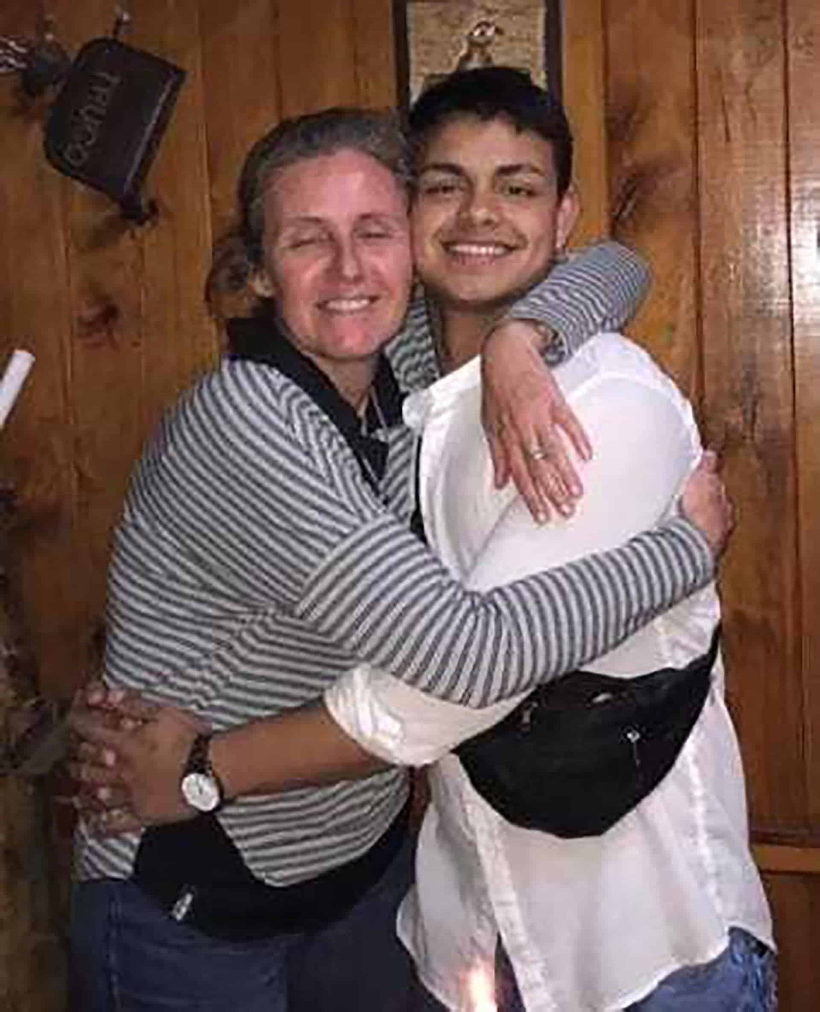 Samuel superó años de maltrato y logró reconstruirse gracias al amor adoptivo y a la música.